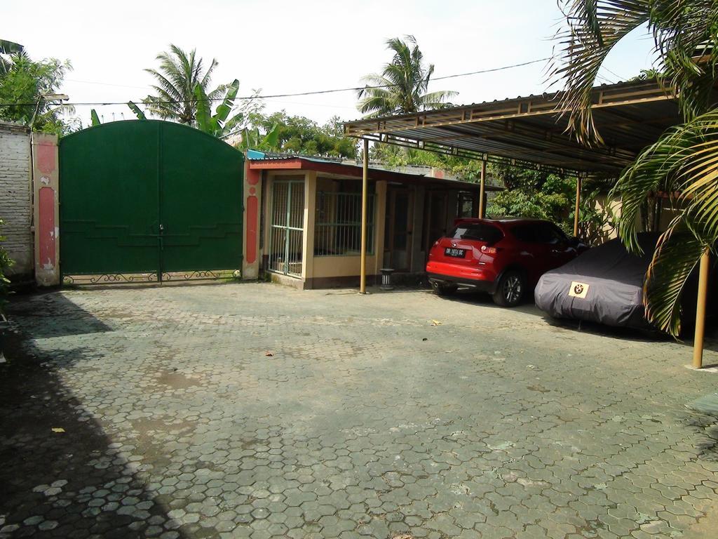 Villa Yukie Senggigi Montongbuwoh Ngoại thất bức ảnh