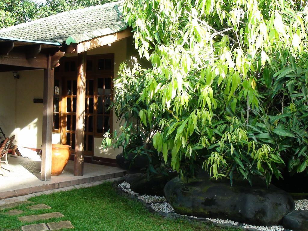 Villa Yukie Senggigi Montongbuwoh Phòng bức ảnh