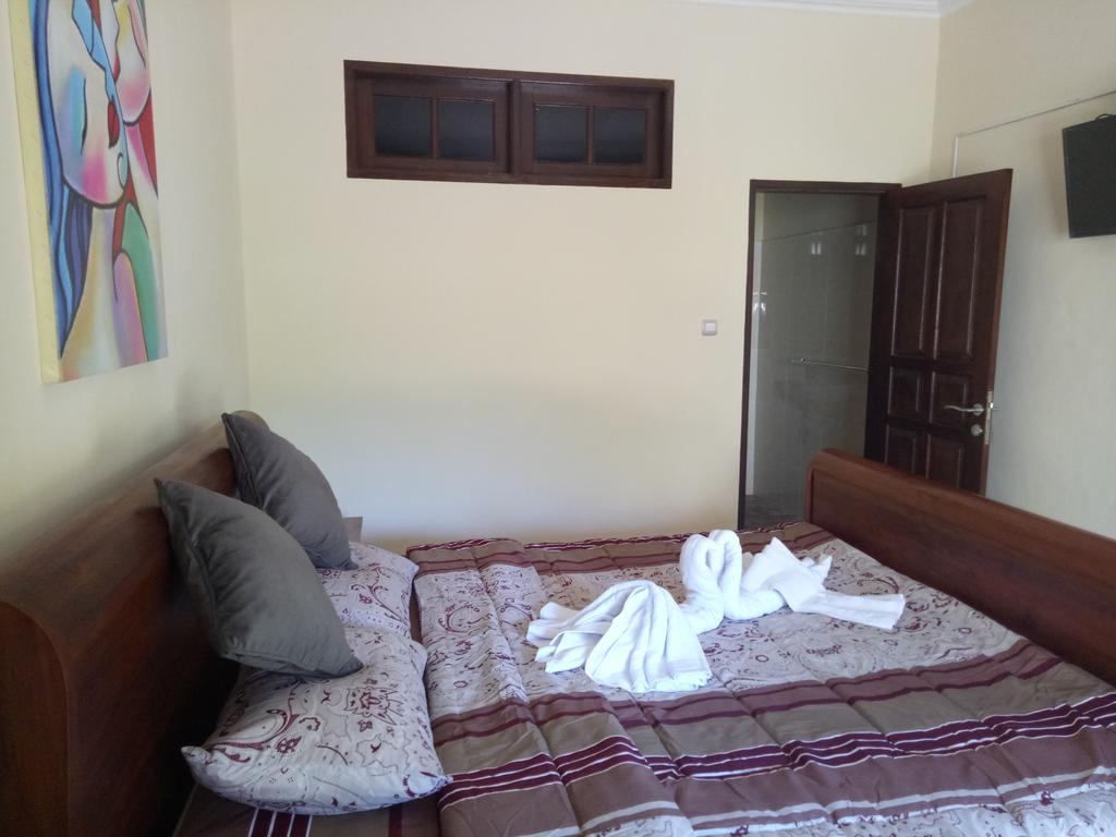 Villa Yukie Senggigi Montongbuwoh Ngoại thất bức ảnh