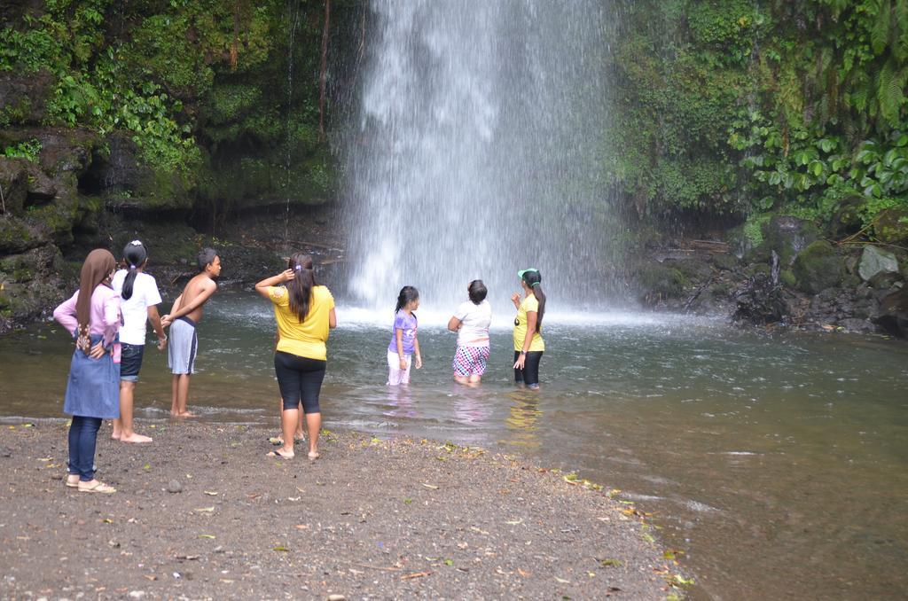 Villa Yukie Senggigi Montongbuwoh Ngoại thất bức ảnh