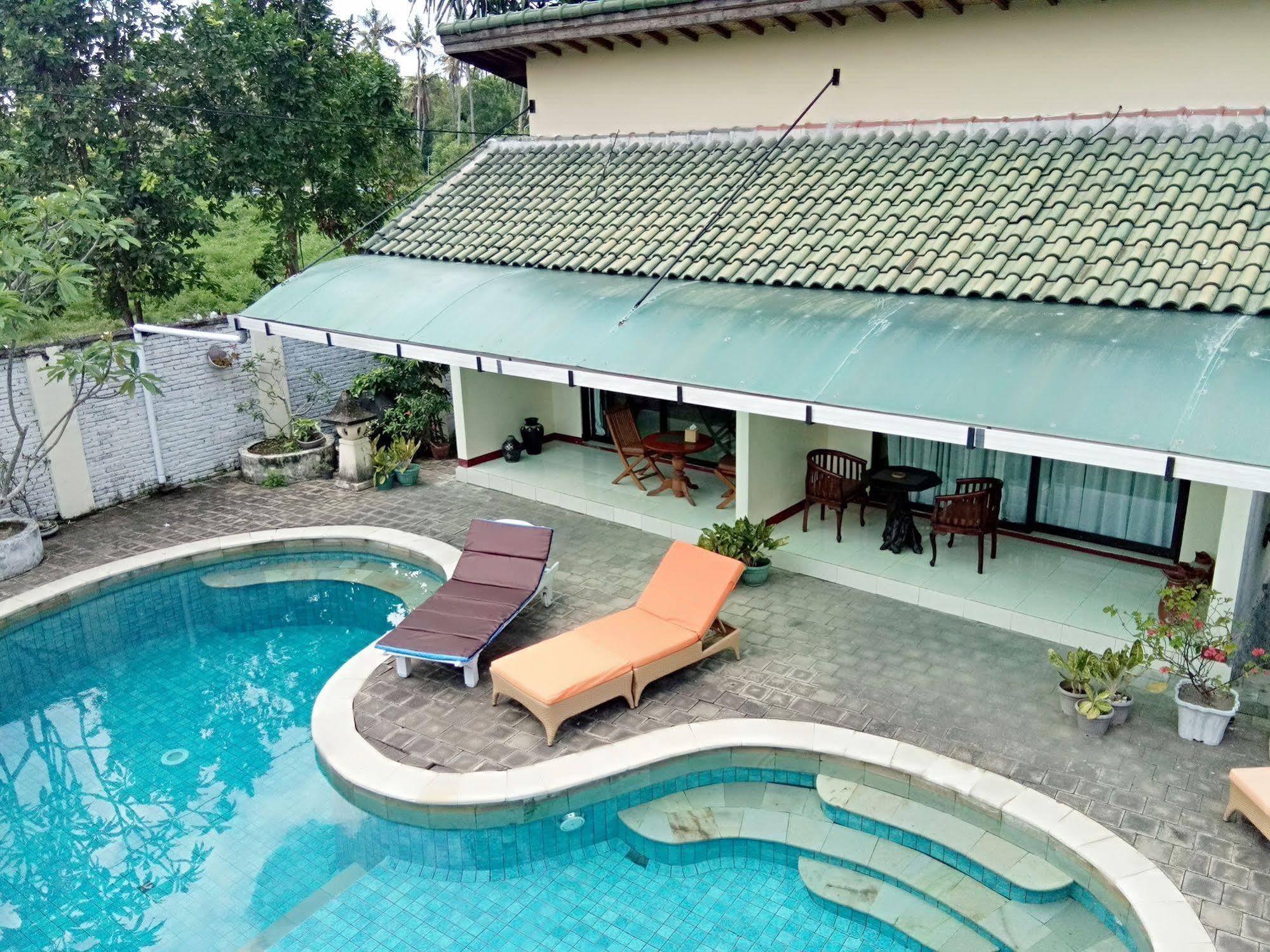 Villa Yukie Senggigi Montongbuwoh Ngoại thất bức ảnh