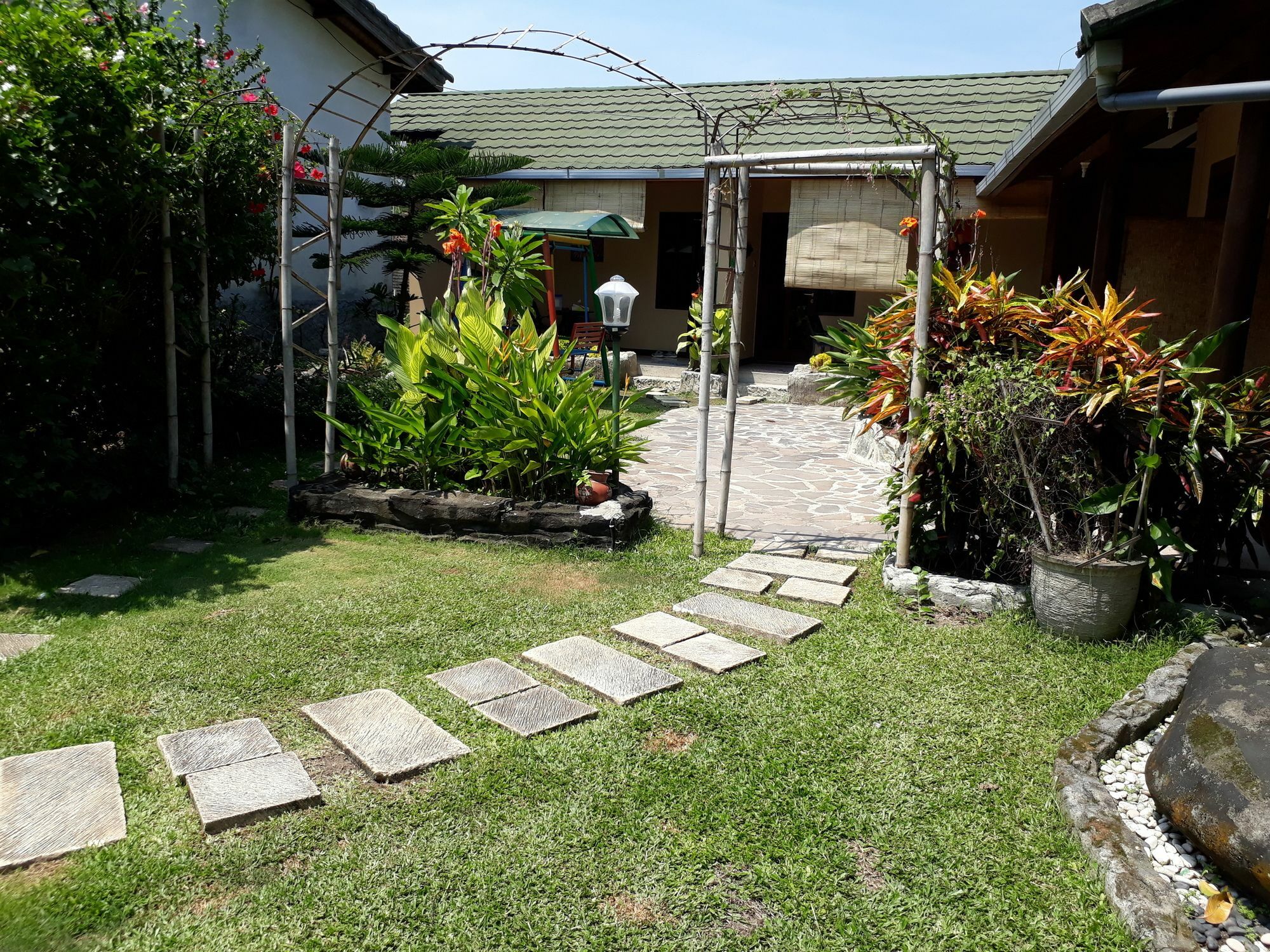 Villa Yukie Senggigi Montongbuwoh Ngoại thất bức ảnh