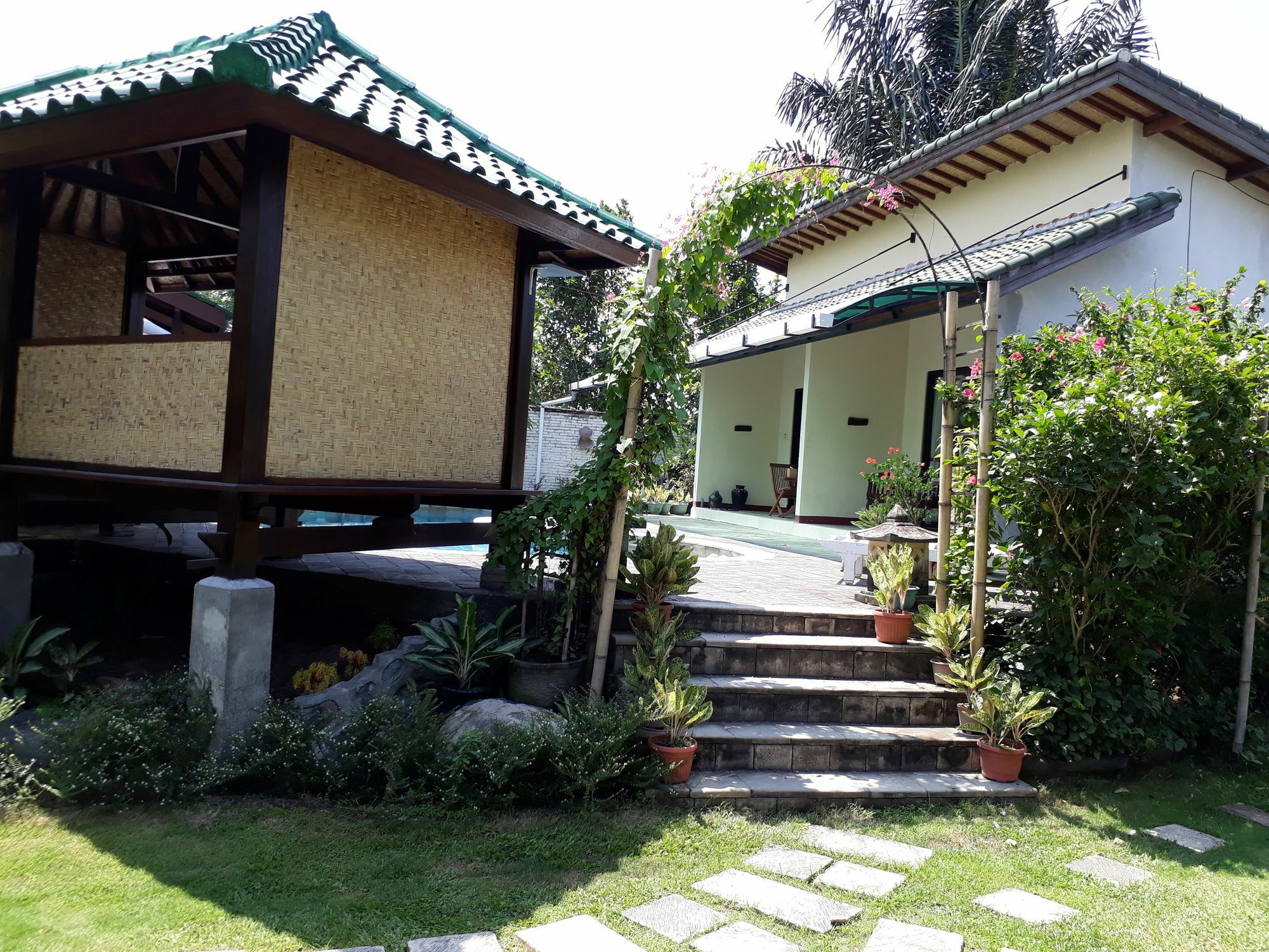 Villa Yukie Senggigi Montongbuwoh Ngoại thất bức ảnh