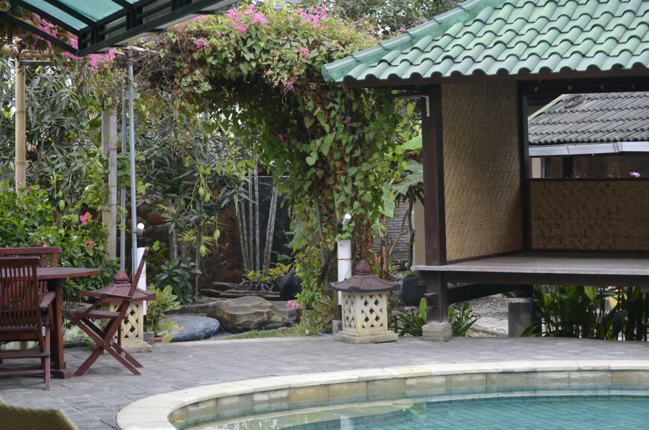 Villa Yukie Senggigi Montongbuwoh Ngoại thất bức ảnh