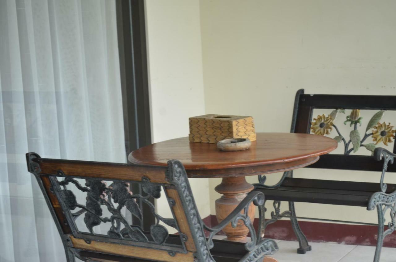 Villa Yukie Senggigi Montongbuwoh Ngoại thất bức ảnh