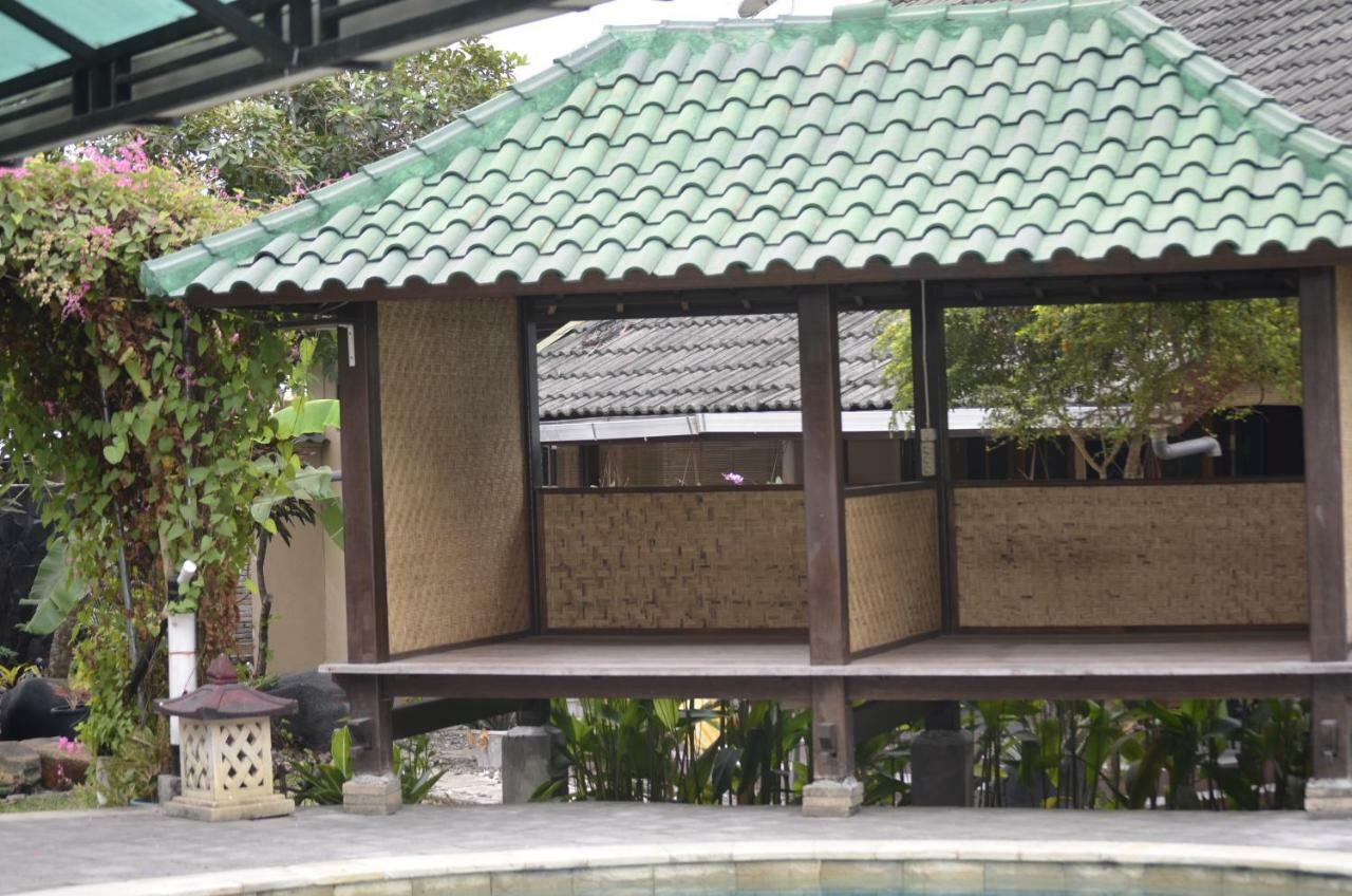 Villa Yukie Senggigi Montongbuwoh Ngoại thất bức ảnh
