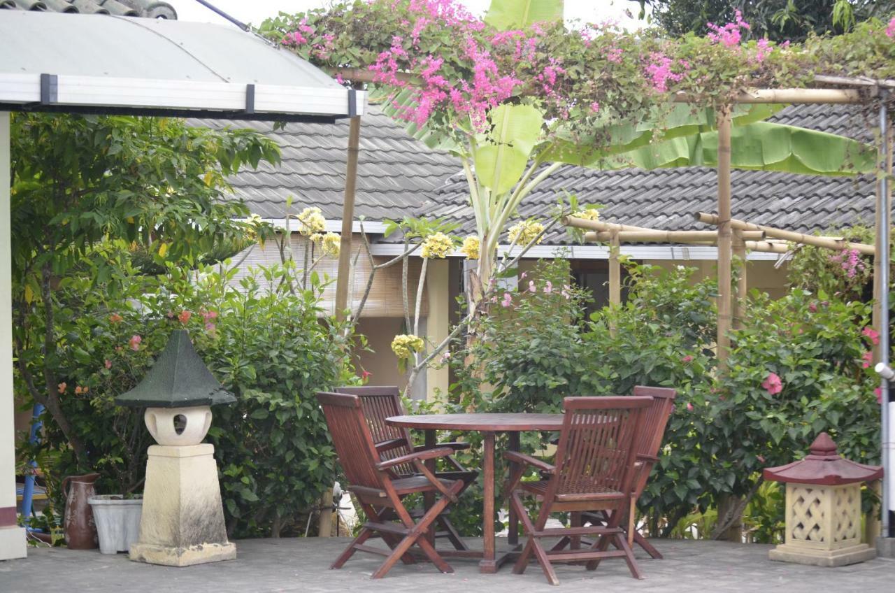 Villa Yukie Senggigi Montongbuwoh Ngoại thất bức ảnh